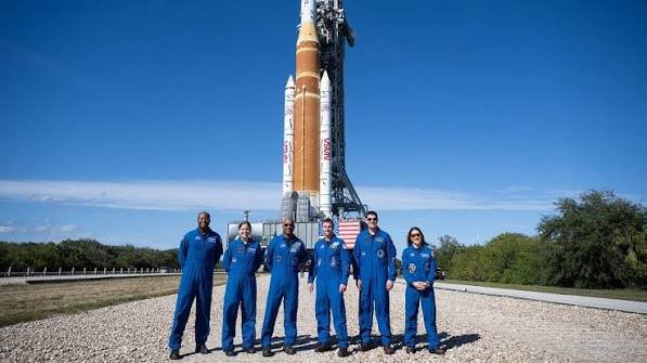 15. Human Spaceflight and Space Medicine